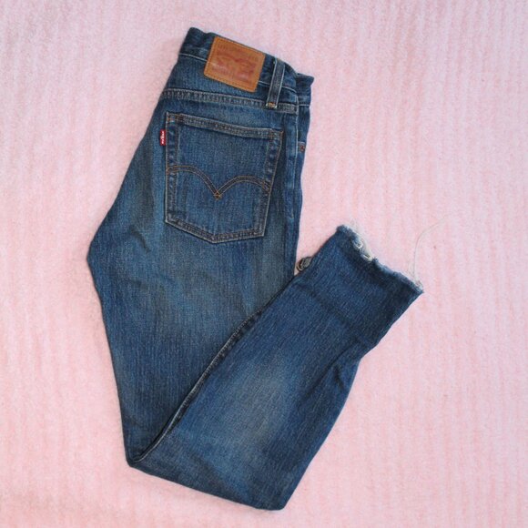 High Rise Levi's - Picture 2 of 4